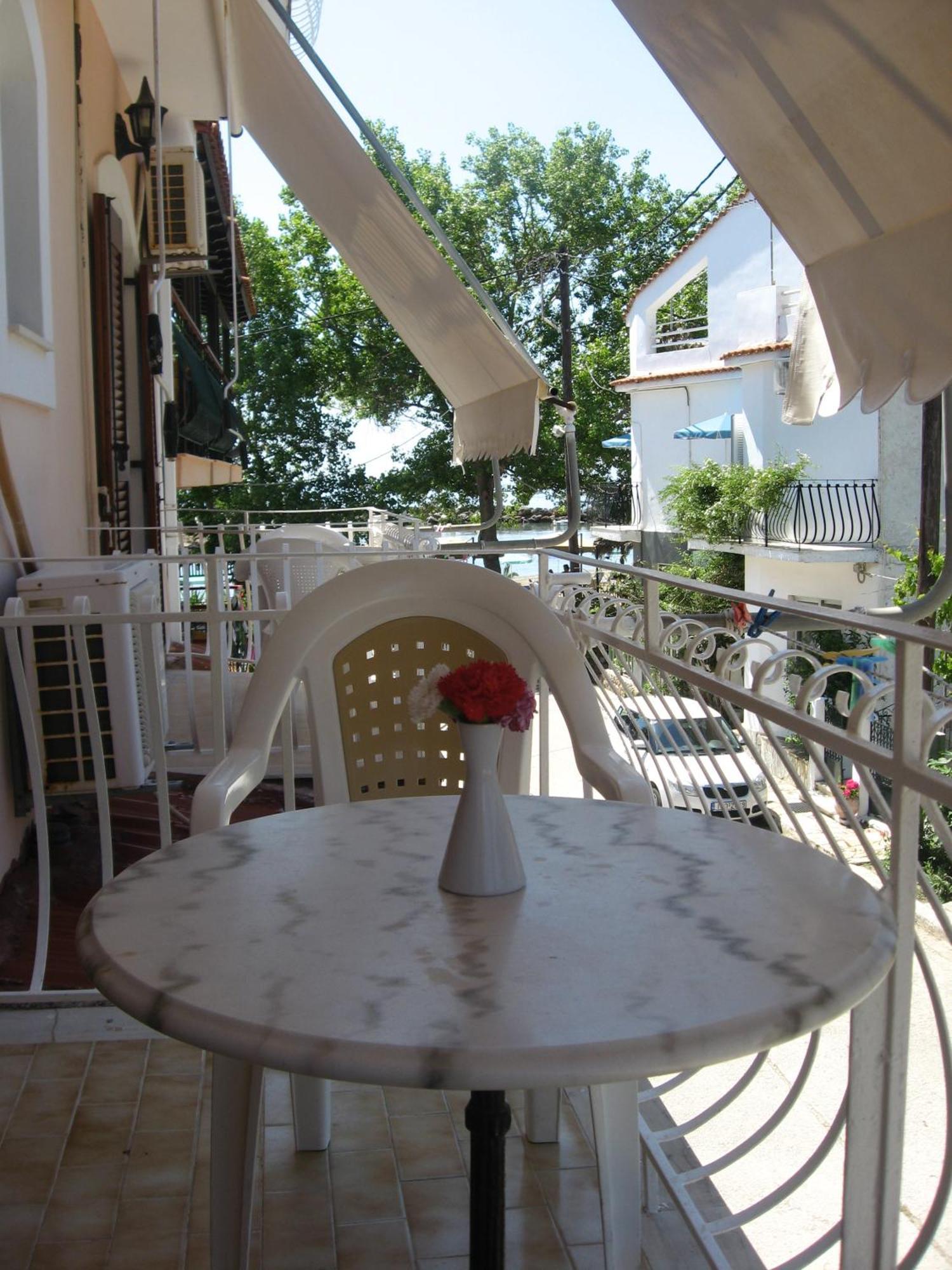 Venus Rooms Kateleios Exterior foto